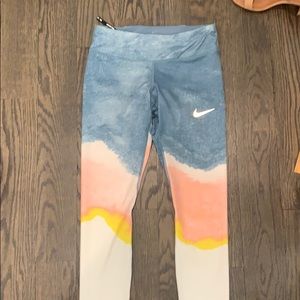 NEVER WORN Special Edition Nike multicolored XS